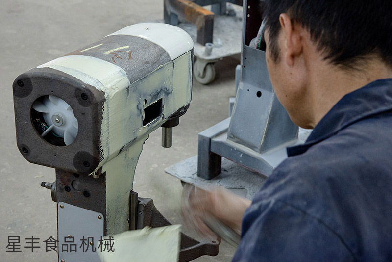 山東菏澤市食品攪拌機(jī)工廠代生產(chǎn)面包房食品攪拌機(jī)